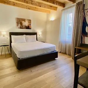 malvezzi24-boutique-rooms.it-lombardy.com/